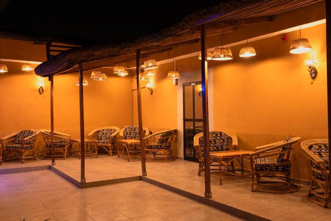 Airport Inn Hotel Lomé Dış mekan fotoğraf