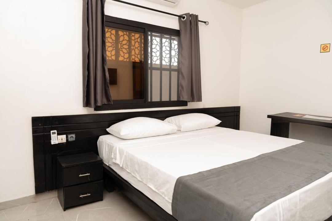Airport Inn Hotel Lomé Dış mekan fotoğraf